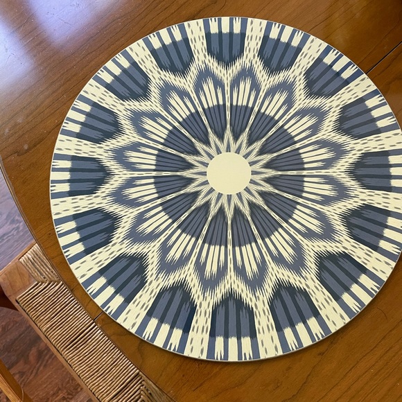 Williams Sonoma Schumacher Ikat Placemats (set of 6) - Picture 2 of 7